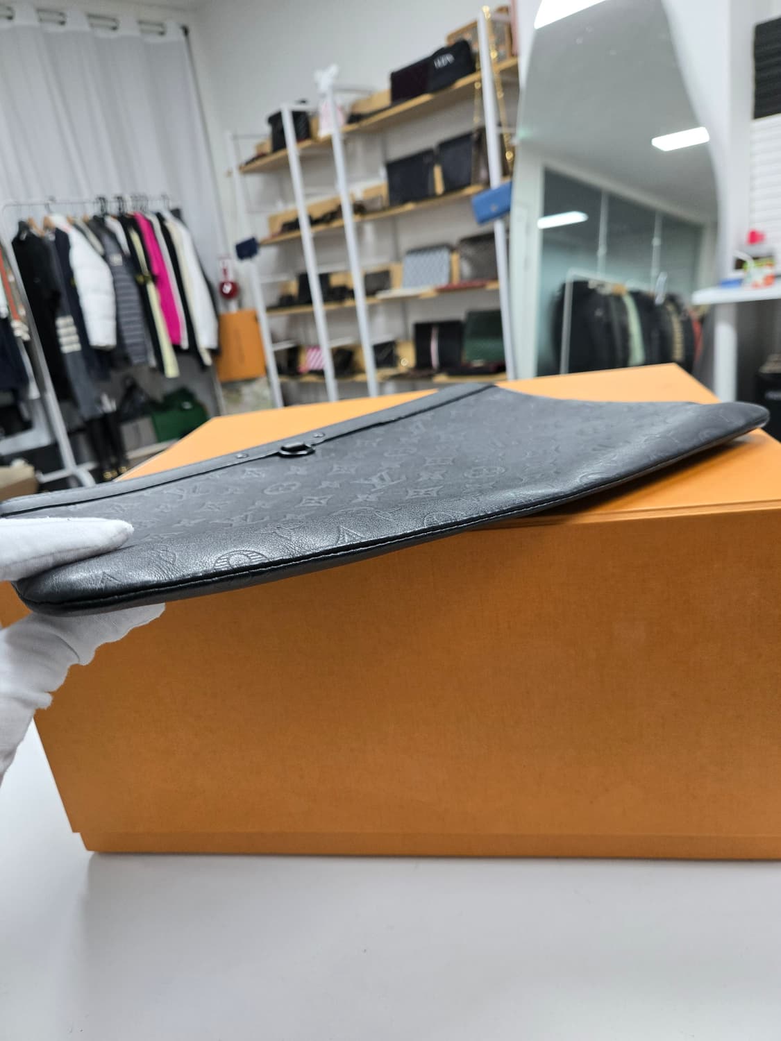 [A급컨디션] 루이비통 쉐도우 클러치백 상품이미지6