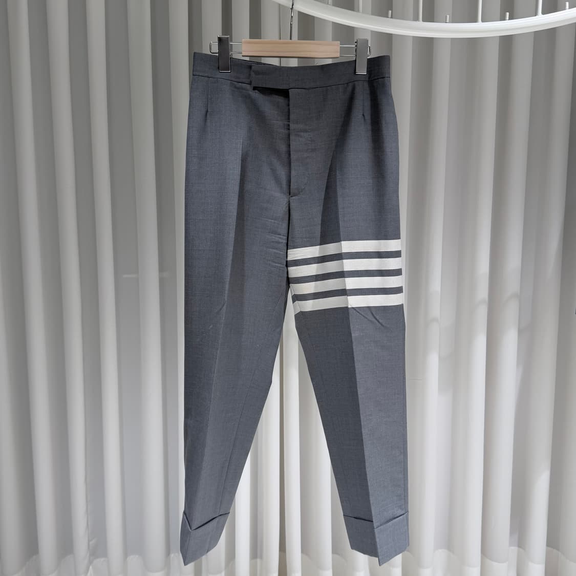 (A+/3,2) / 톰브라운 사선완장 수트 정장 셋업 미드그레이 상품이미지7