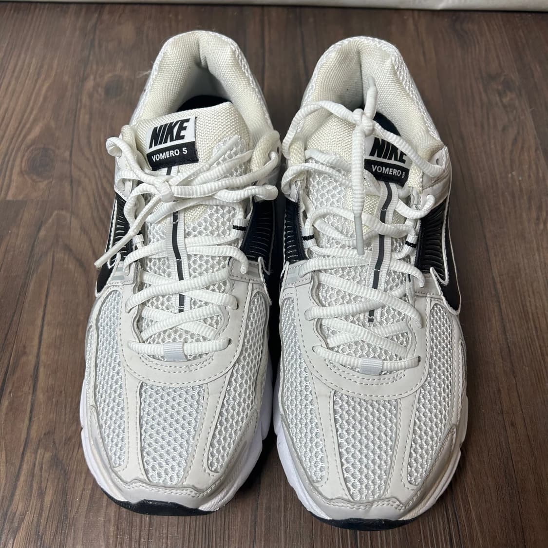 [NIKE] 나이키 줌 보메로 5 흰/검  상품이미지4