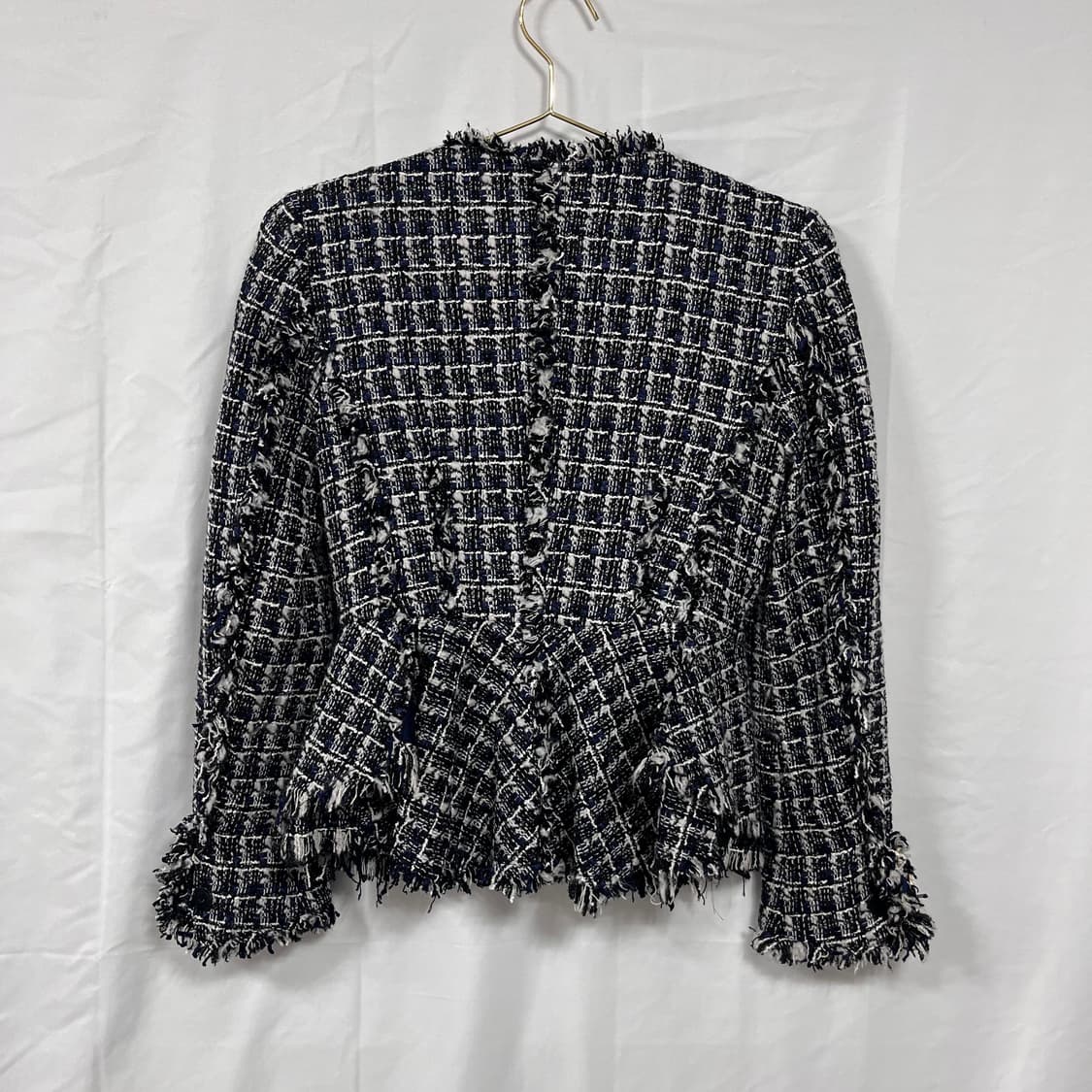 미샤 블랙 앤 화이트 체크 패턴 페플럼 트위드 자켓 상품이미지2
