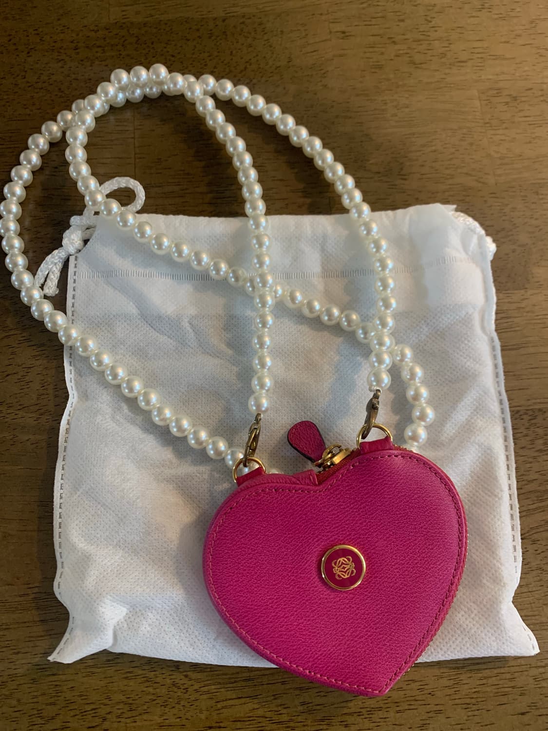 로에베 하트 핑크 미니백 상품이미지1