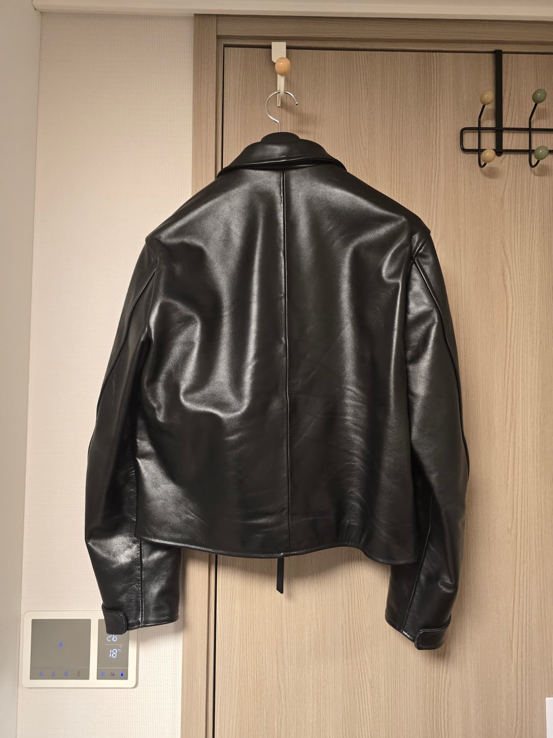 토니웩 레더 크롭 집 자켓 카프 스킨
 상품이미지2