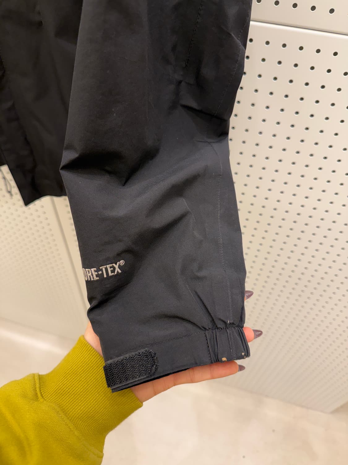 노스페이스 고어텍스 쉘 자켓 블랙 U1140 상품이미지4