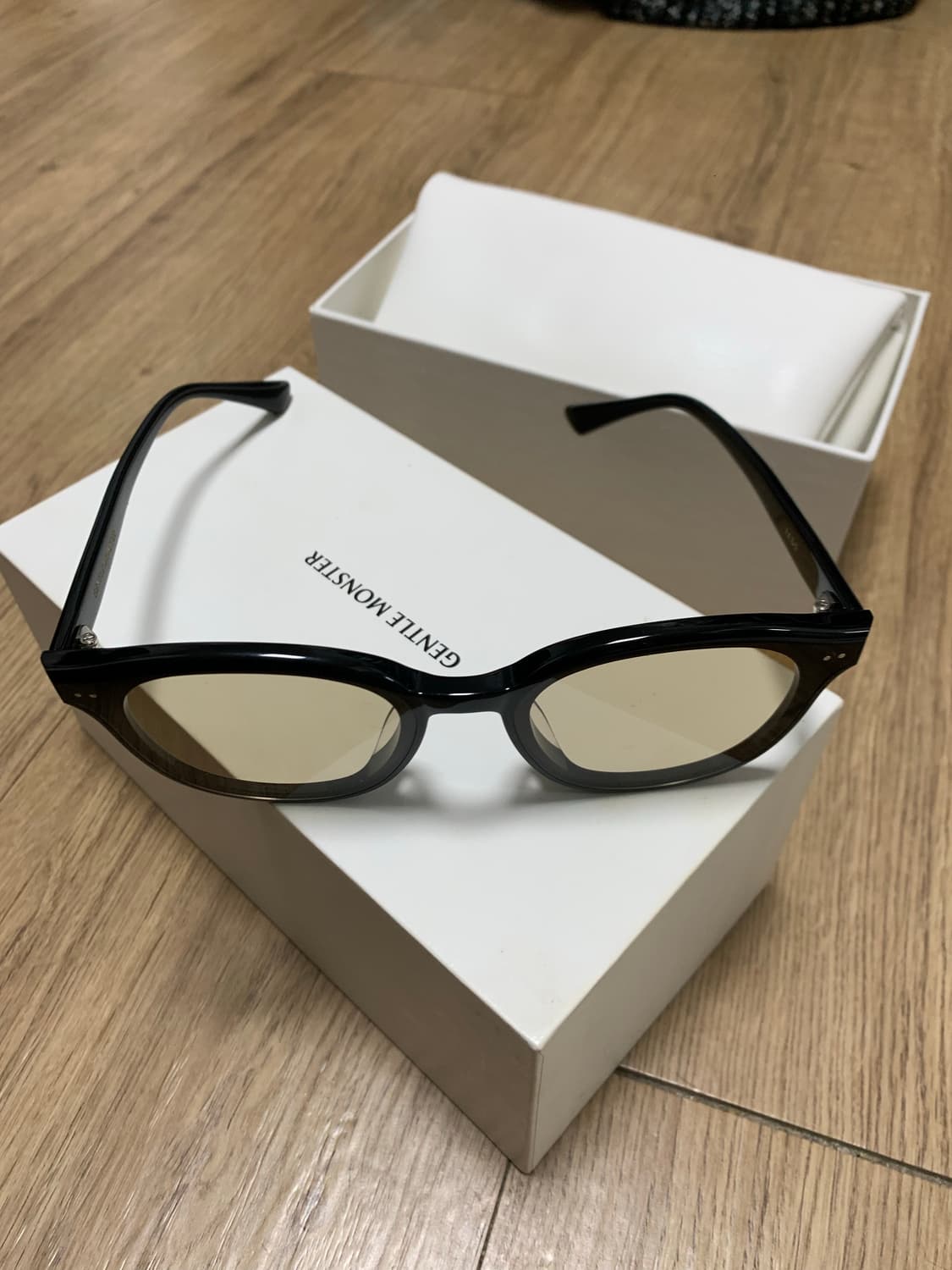 젠틀몬스터 제이드 01 상품이미지2