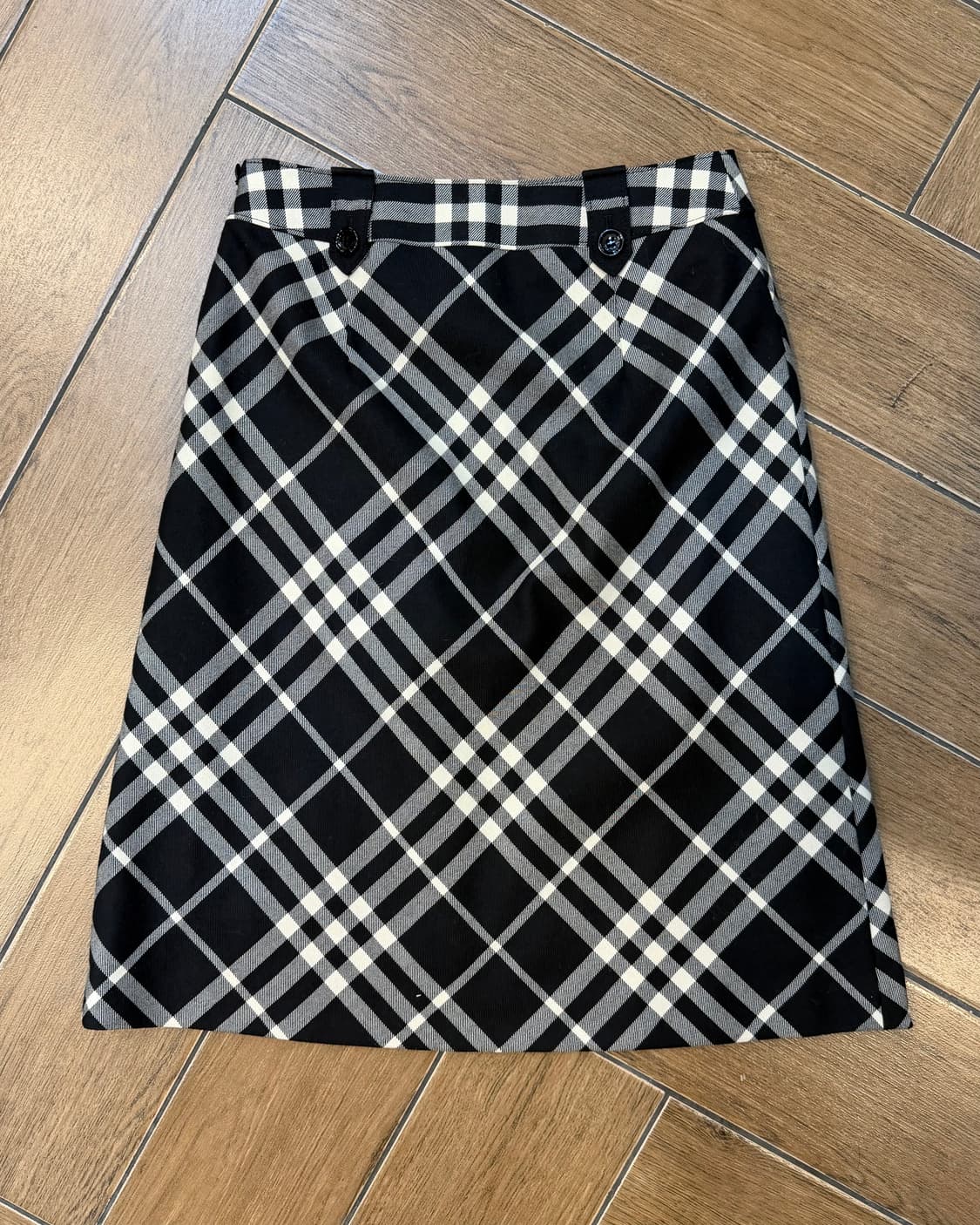 버버리 런던 블랙 체크 스커트 상품이미지4