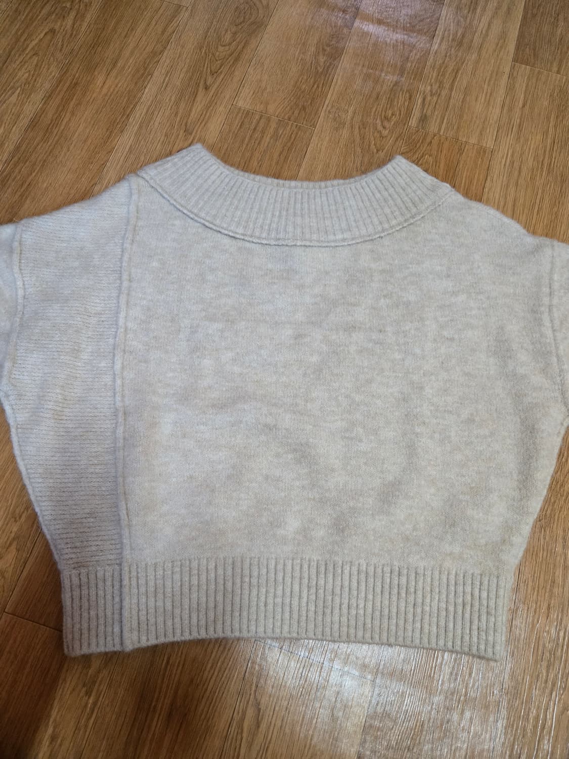 마뗑킴 오프숄더 베이지 니트 상품이미지6