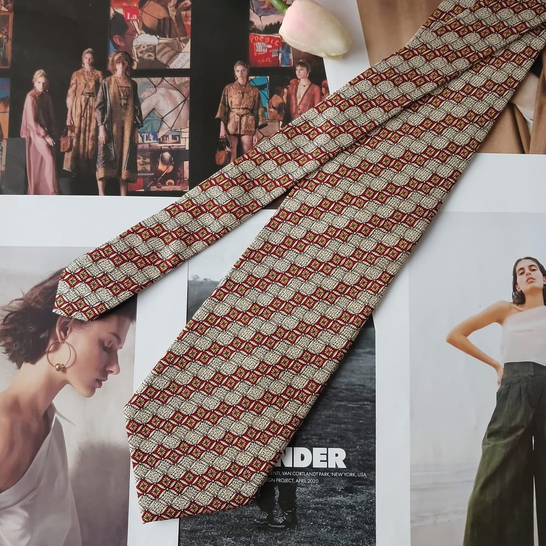 아쿠아스큐텀 실크 베이지&레드 넥타이 9.7cm A+등급 A19156
 상품이미지4