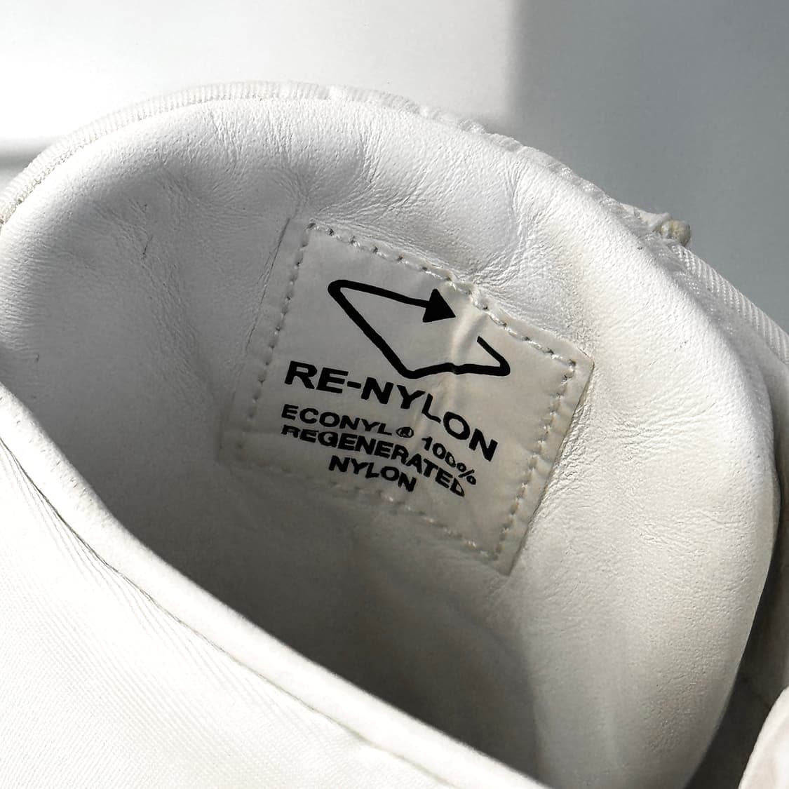 [정품] 프라다 리나일론 모노리스 하이탑 스니커즈 235사이즈 상품이미지5