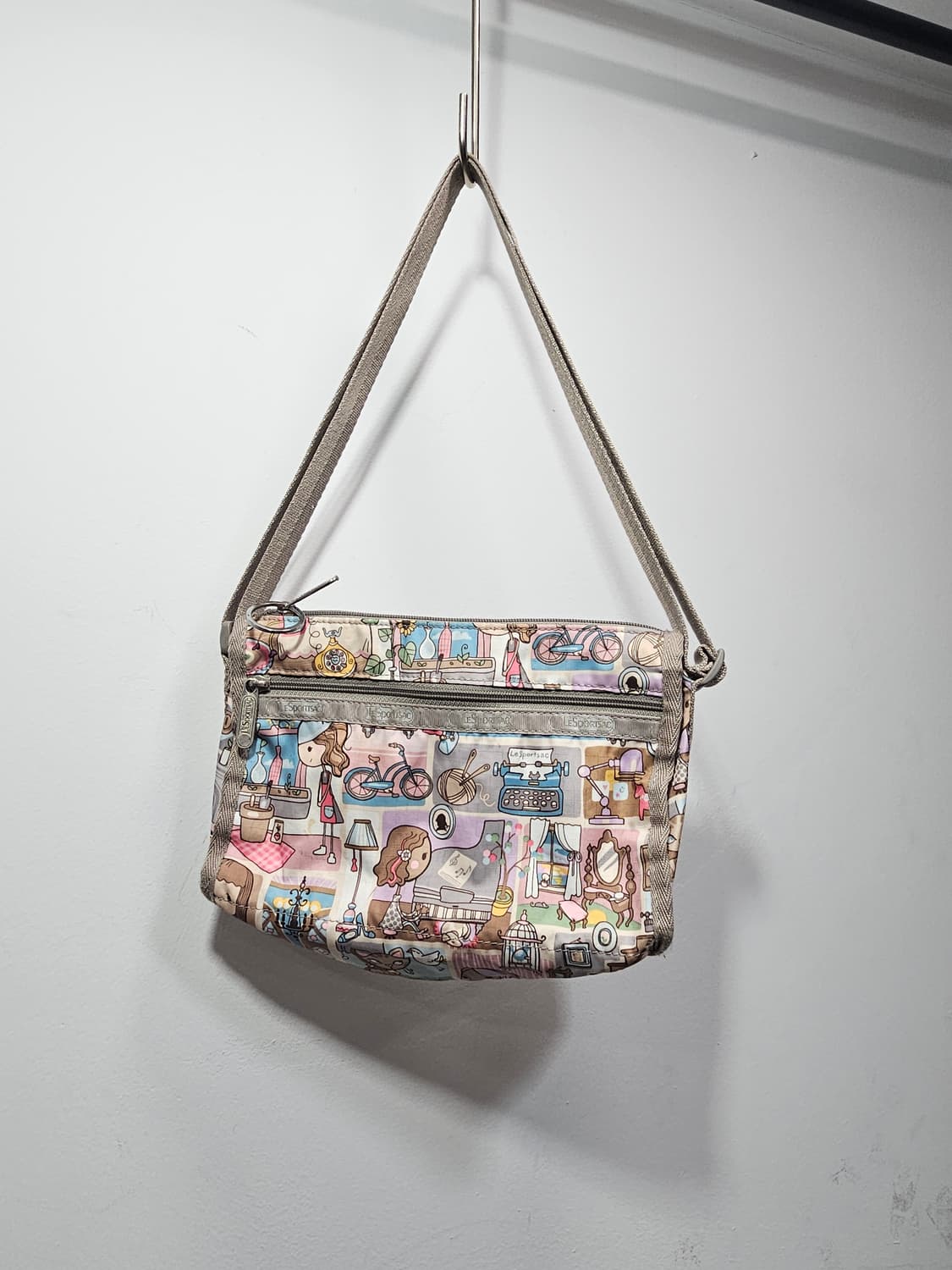 레스포삭(Lesportsac) 일러스트 프린팅 미니 숄더 겸 크로스백  상품이미지1