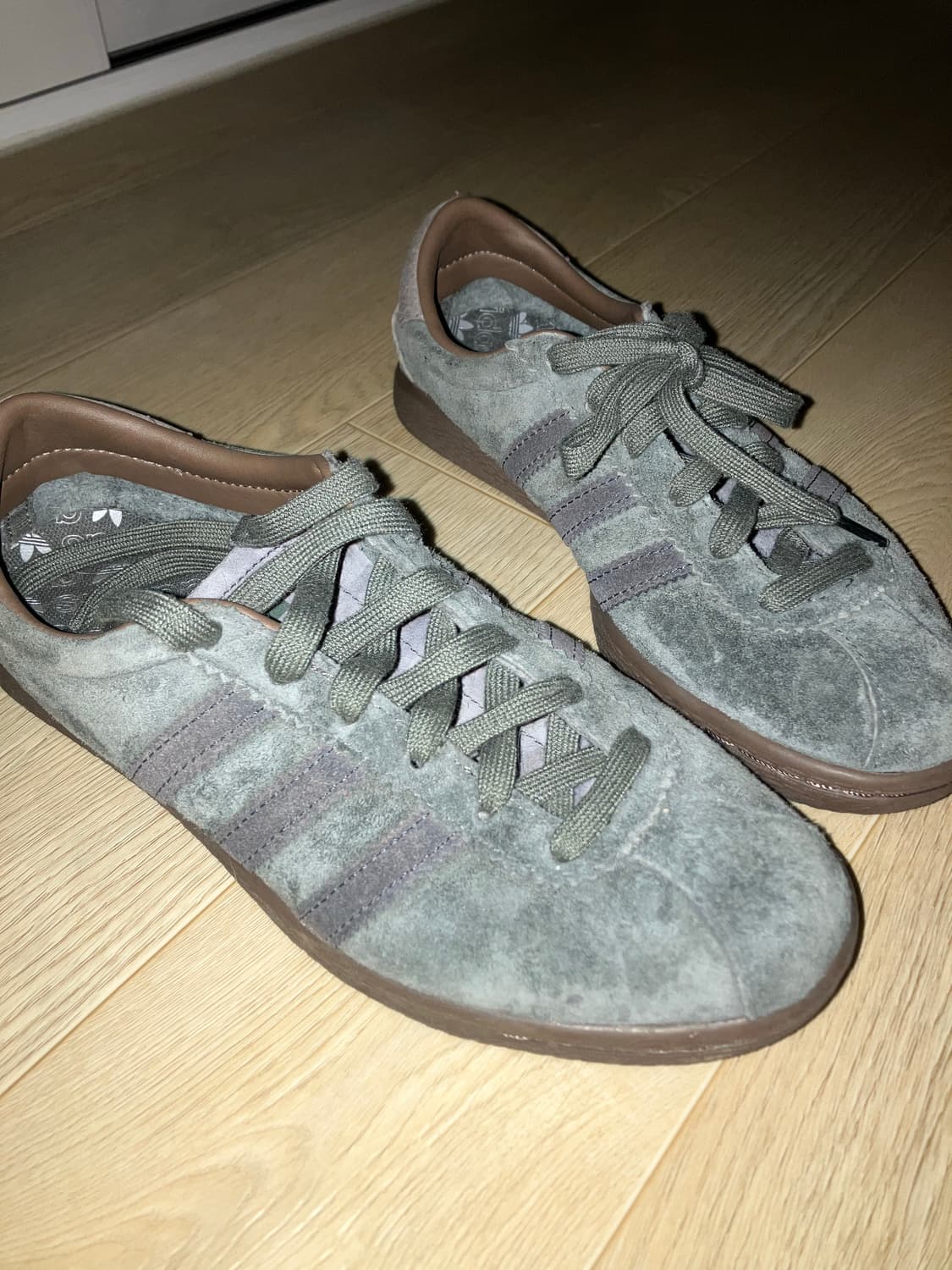 아디다스 토바코 그레이카본 240 상품이미지4