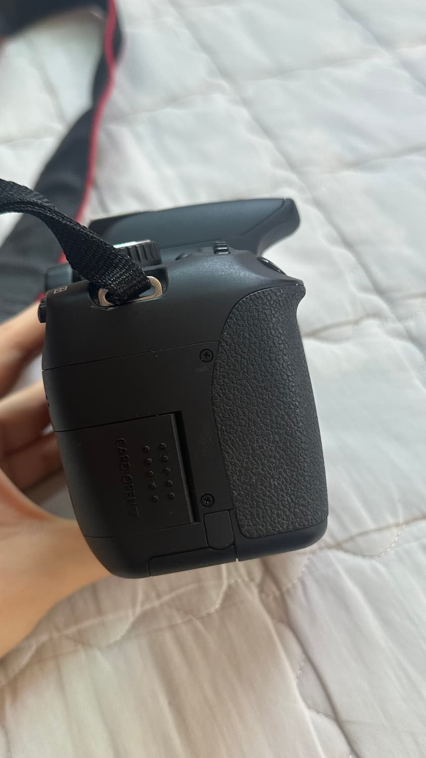 DSLR 캐논 EOS 650D 바디 컷수 2천 미만 상품이미지3