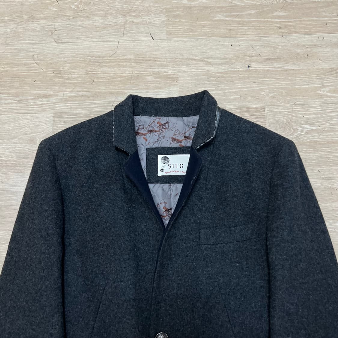 지이크 퀼팅 안감 양가죽 배색 싱글 브레스티드 코트 [차콜] L/100 상품이미지2