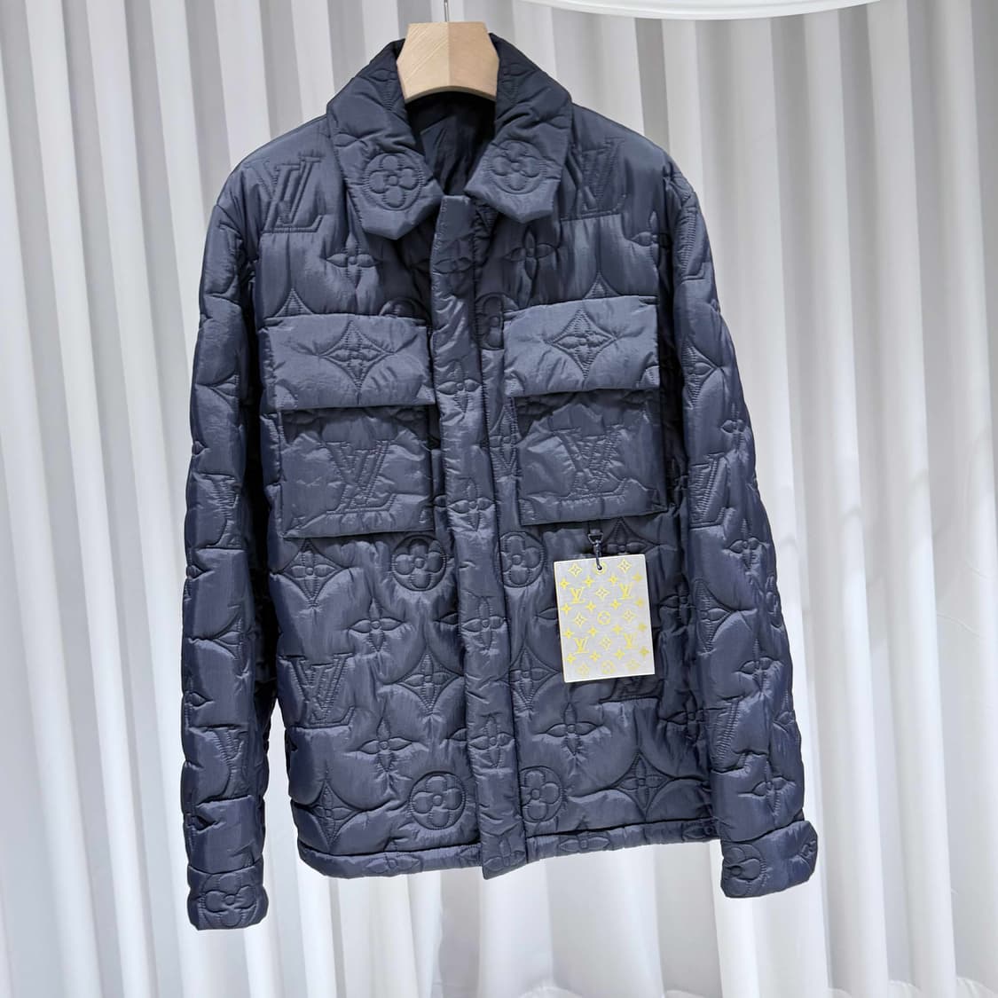50 / 루이비통 모노그램 라이트 퀄팅 다운 패딩 상품이미지1