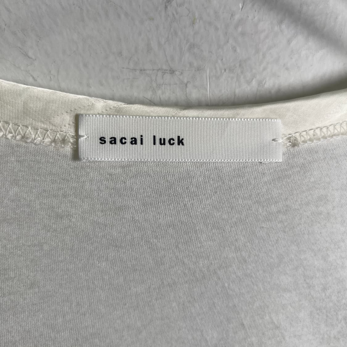 sacai 사카이 락 화이트 유넥 프릴 반팔 티셔츠 상품이미지3