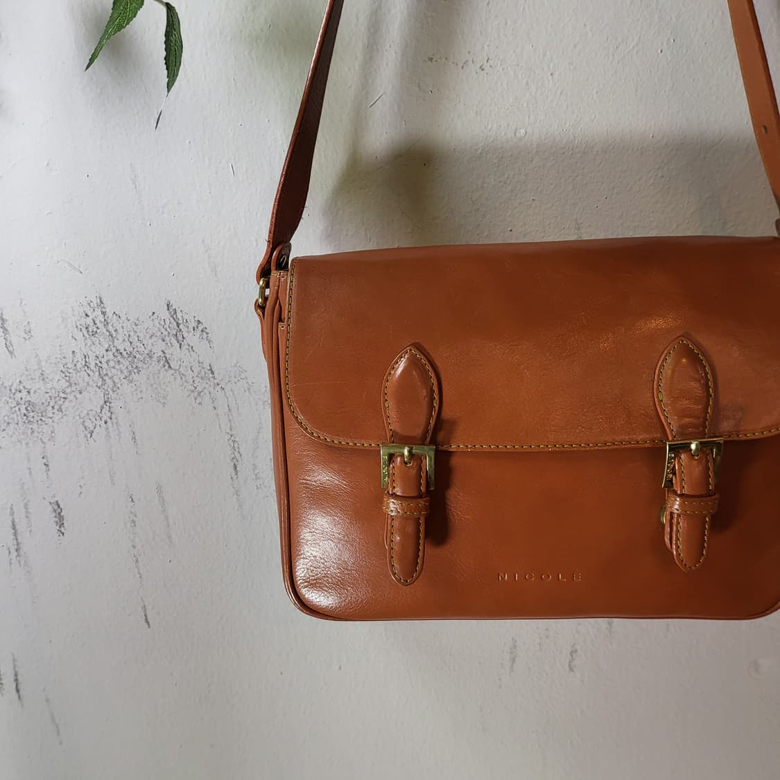 NICOLE 레더 크로스백 상품이미지3