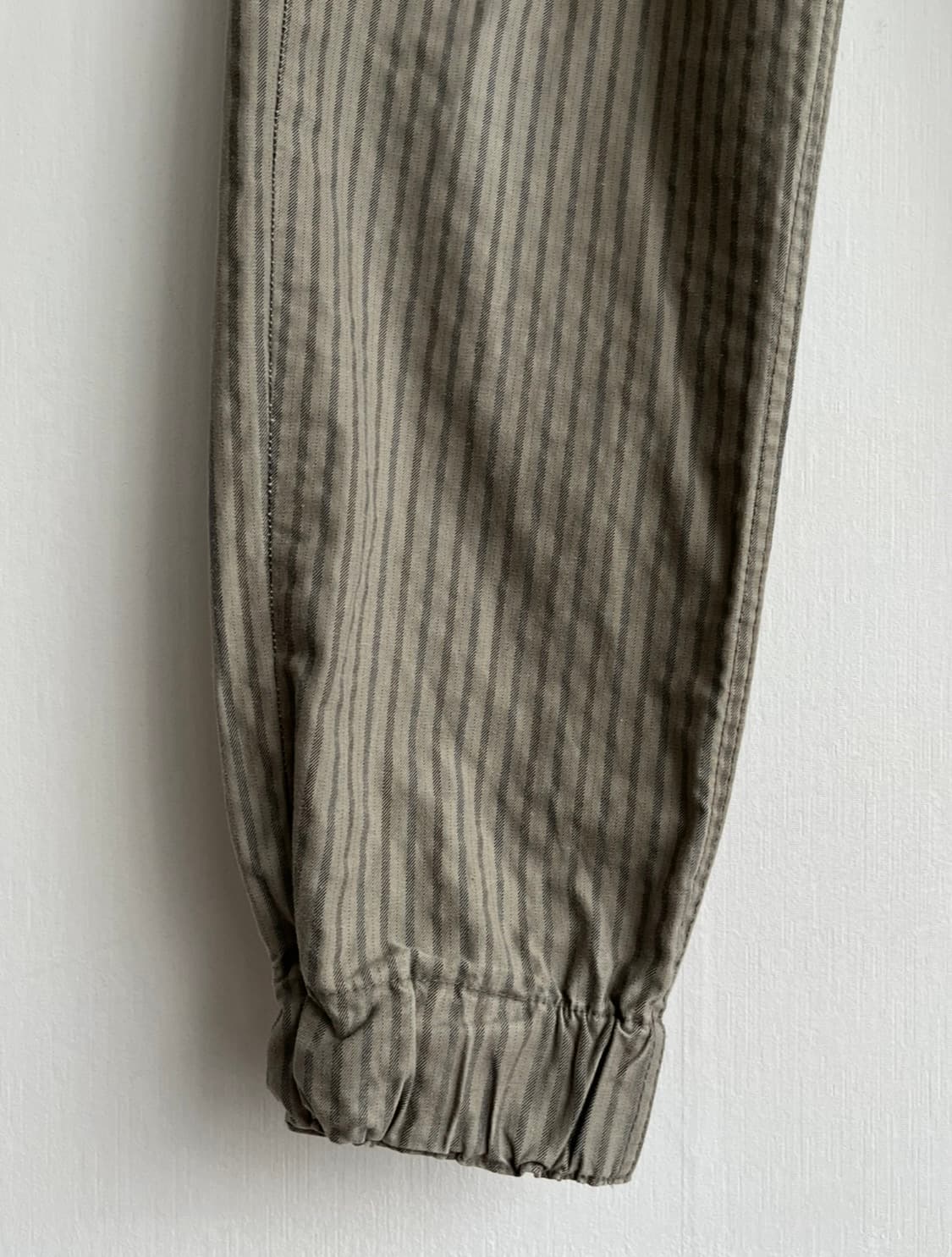 올리브 카키 핀스트라이프 카고 조거 팬츠 상품이미지3