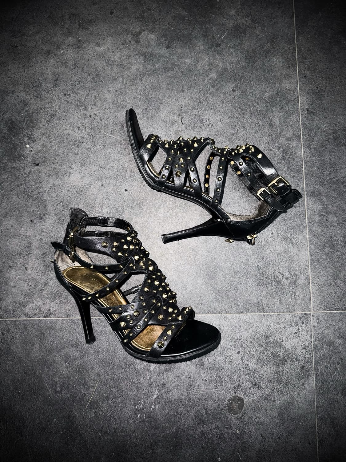 GUESS stud detailed high heels 상품이미지1