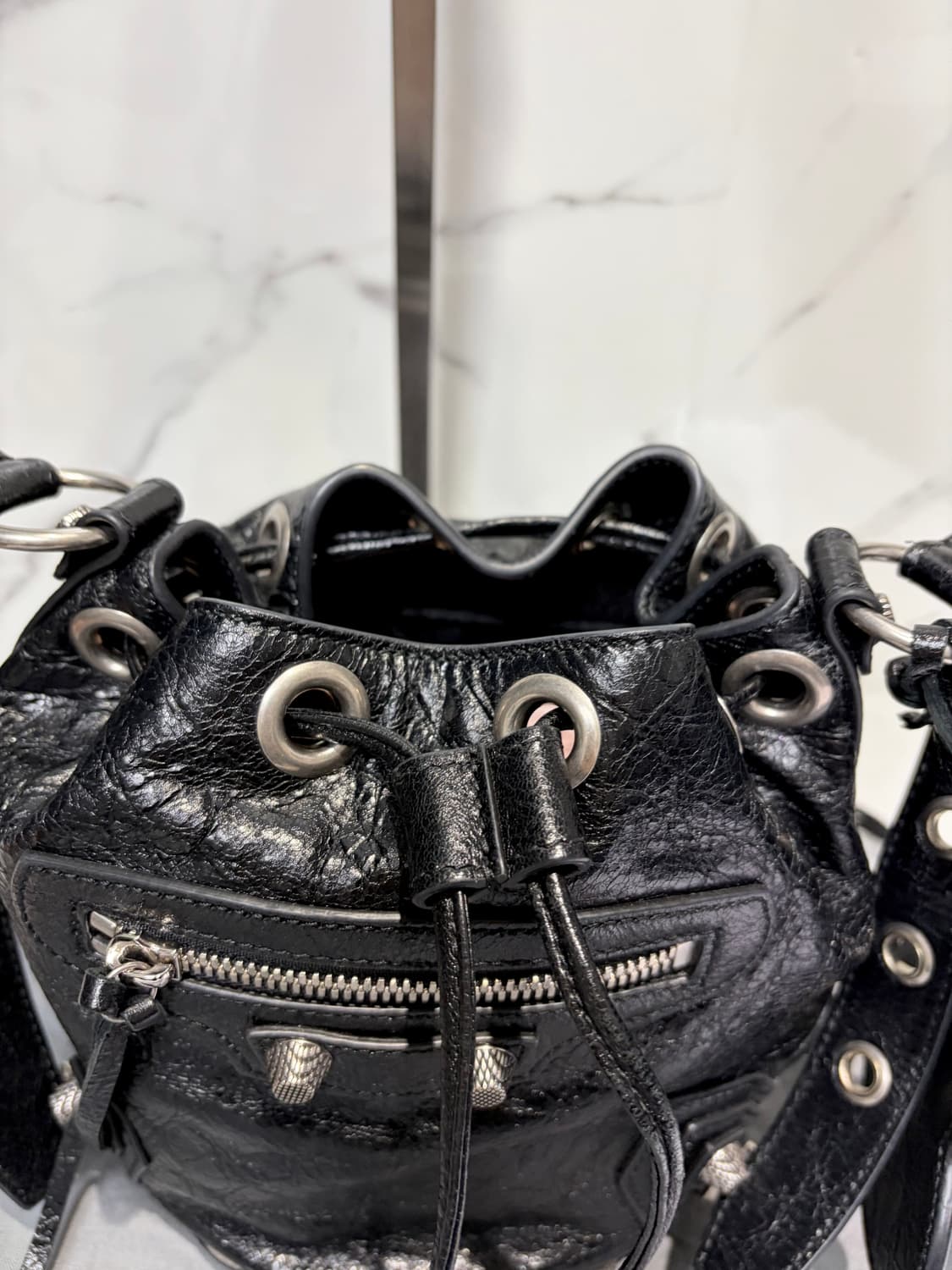 [A+ 정품] 발렌시아가 르카골 버킷백 xs 블랙 상품이미지3