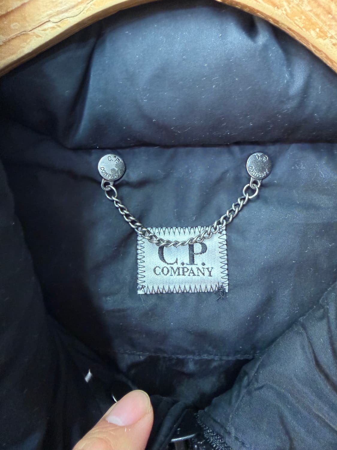 매장판정품) CP컴퍼니 렌즈 고글 패딩조끼 95 상품이미지7