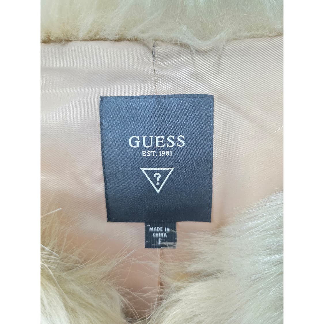택포// 게스 guess 퍼 베스트 (FREE) 상품이미지2