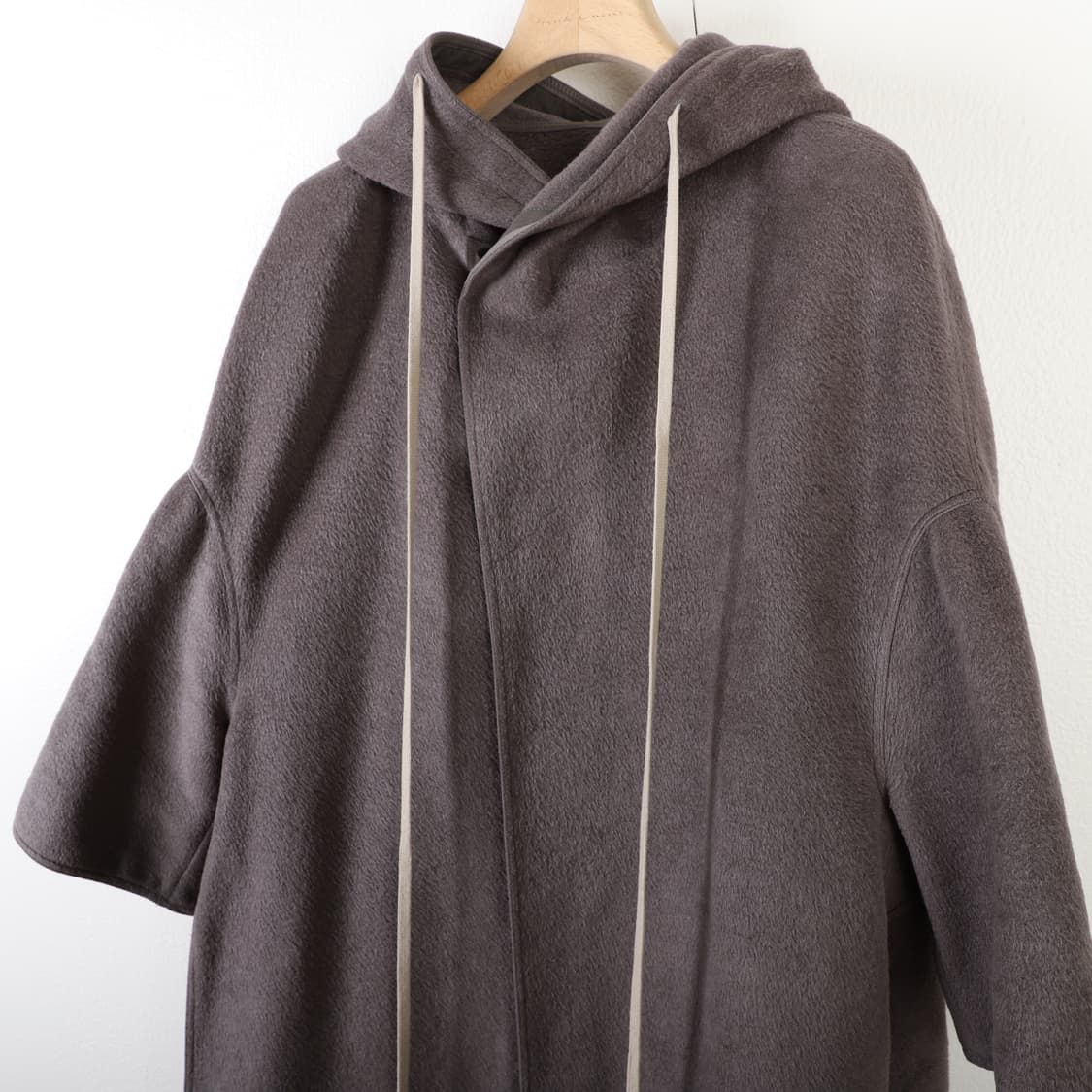 38 / Rick Owens 릭오웬스 실크 헤어 후드 코트 상품이미지3