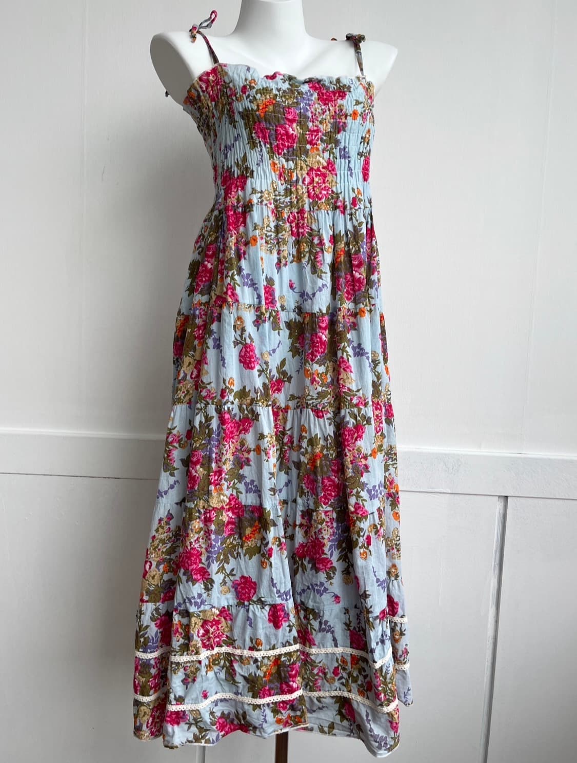 DO WELL 플로럴 스모크 티어드 롱 원피스 상품이미지1