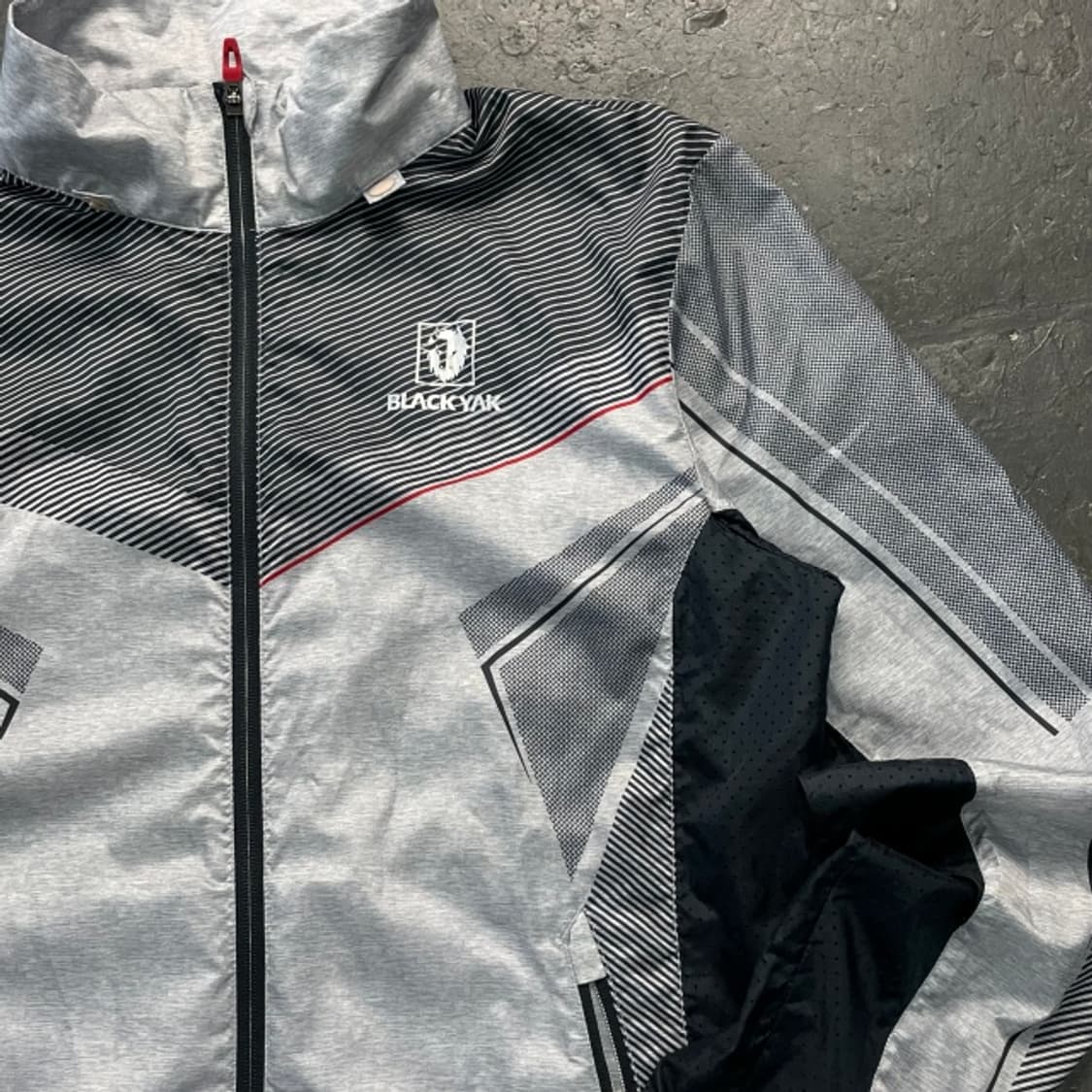 100 블랙야크 경량 바람막이  상품이미지2