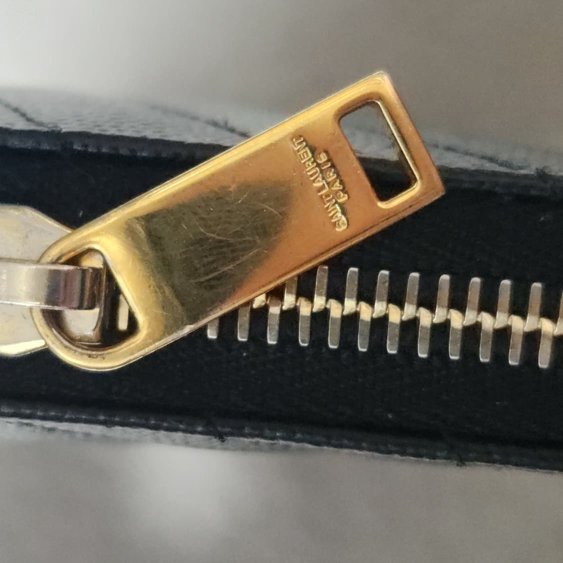 [os/정품] 생로랑 지퍼돌이 중지갑 상품이미지5