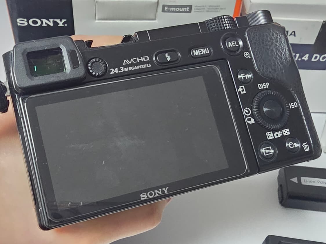 소니a6000 번들킷 + 시그마 16mm 상품이미지5