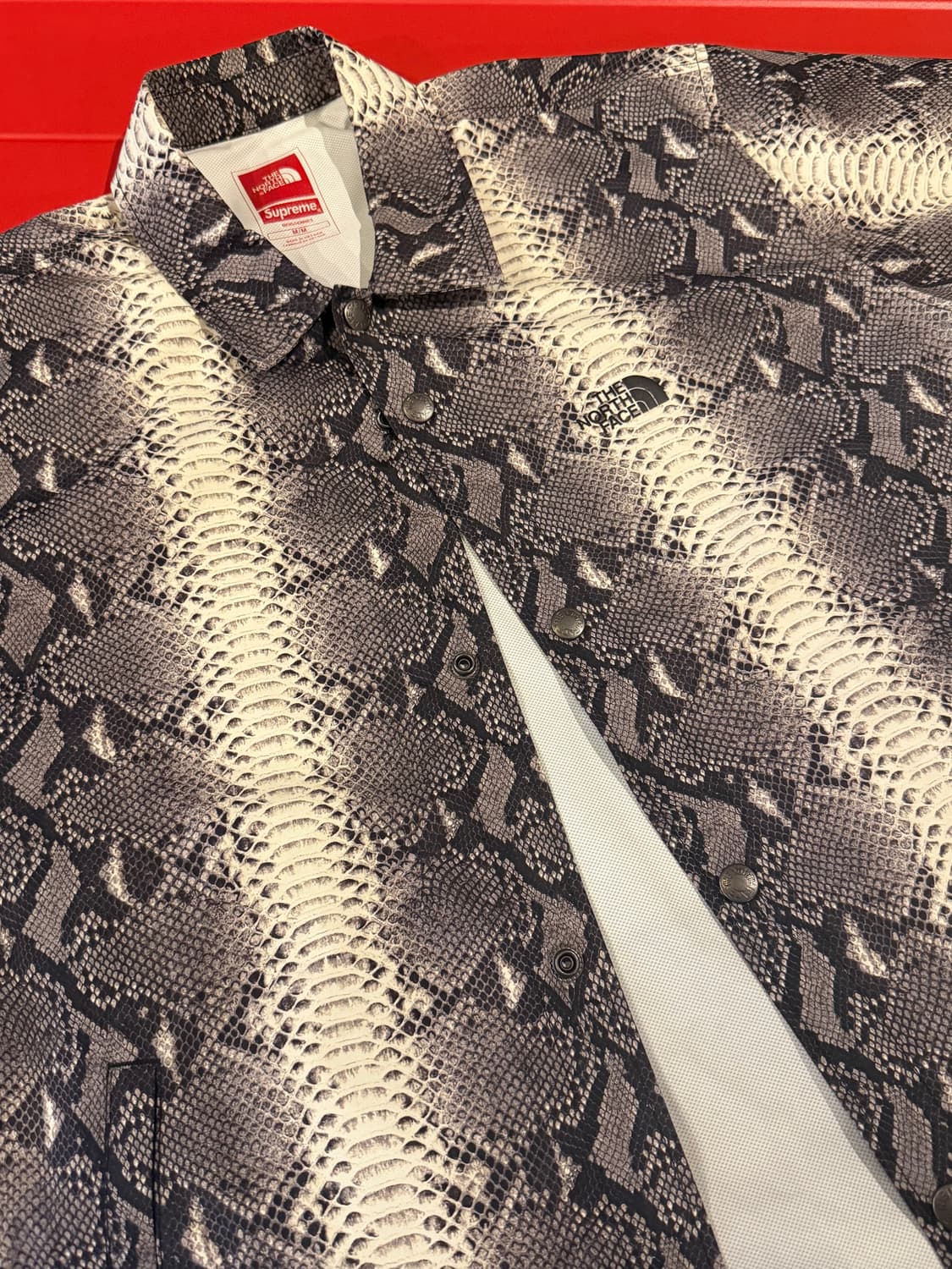 Supreme X The North Face 슈프림노스페이스 뱀피 자켓  상품이미지6