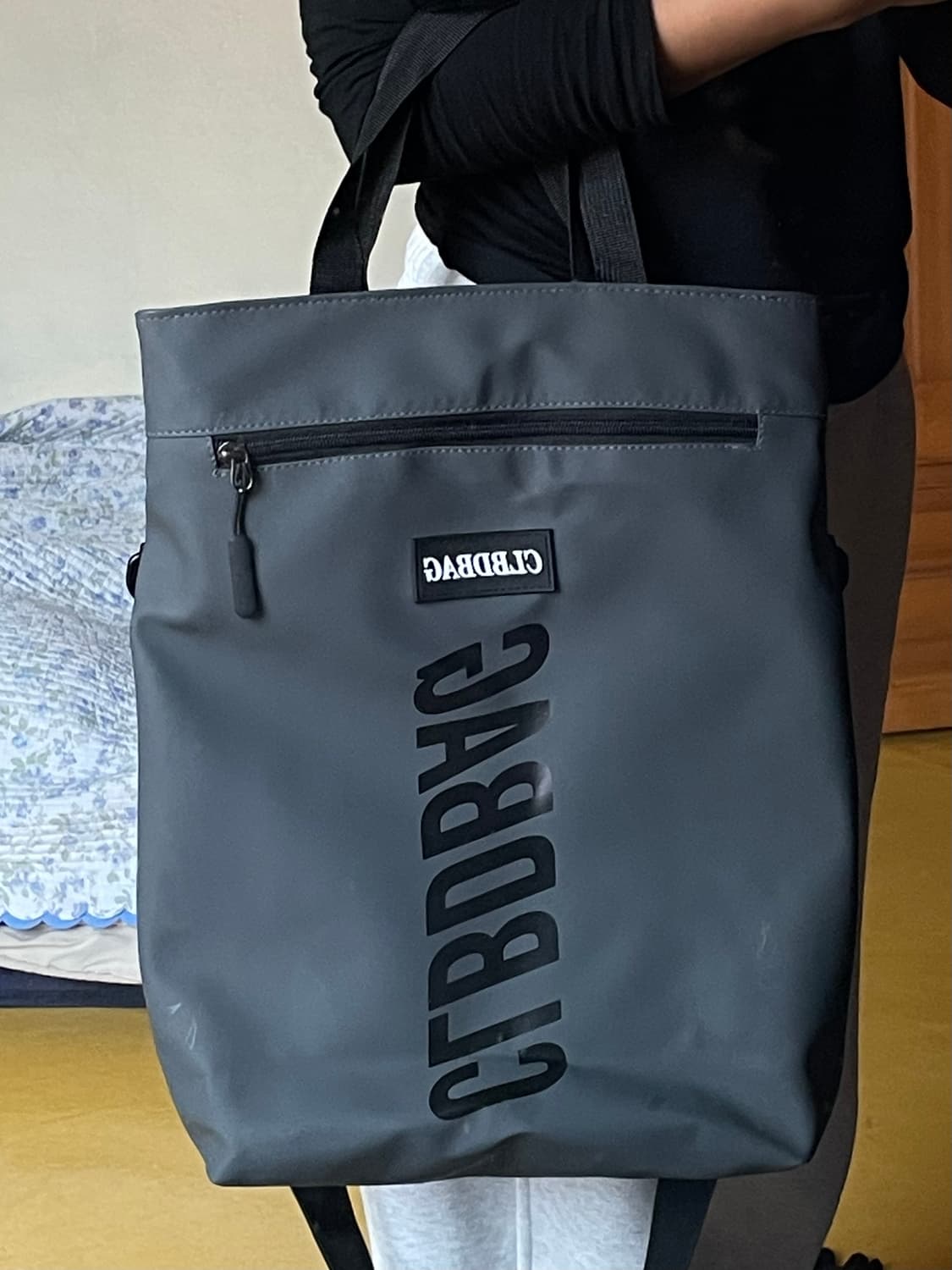 다용도 그레이 크로스백겸용 토트백 상품이미지3