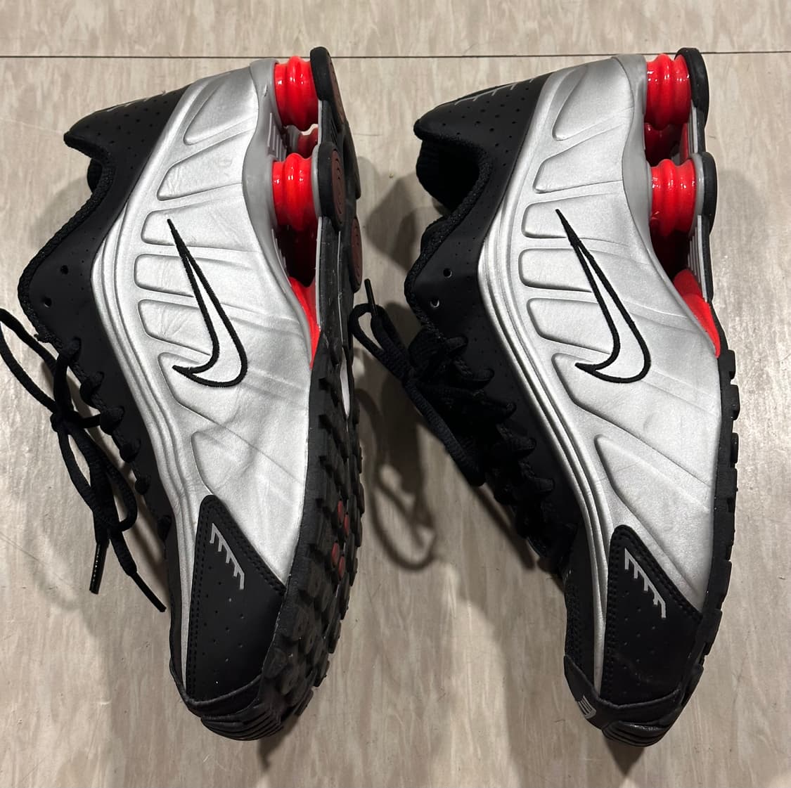 나이키 샥스 R4 레드 280 상품이미지3