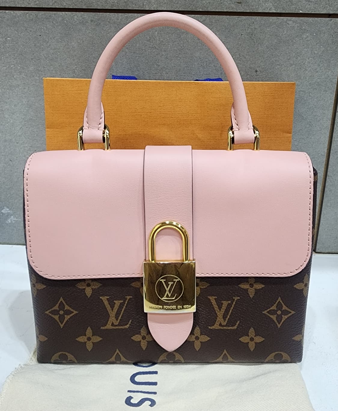 루이비통 록키BB 로즈파우더핑크 내장칩버전 상품이미지1