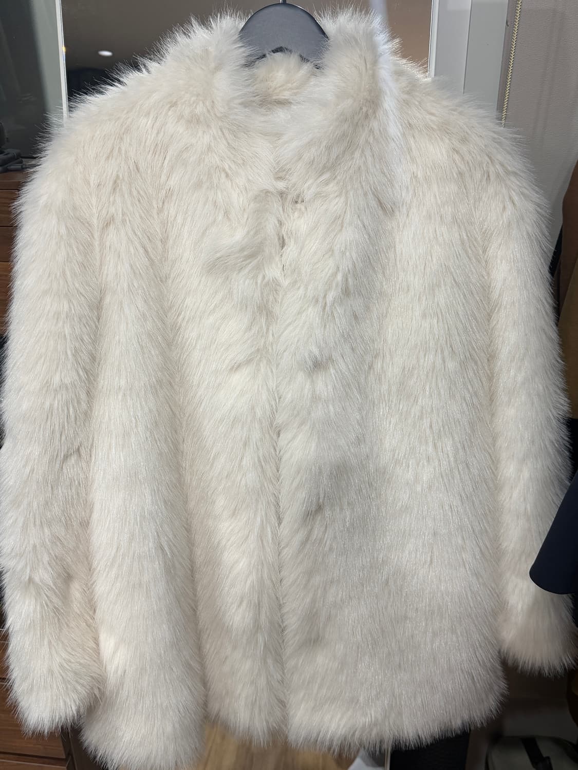 오프니스 퍼 하프 자켓 화이트 상품이미지3