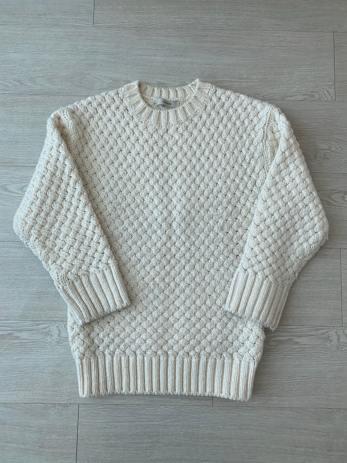 아모멘토 니트 상품이미지1