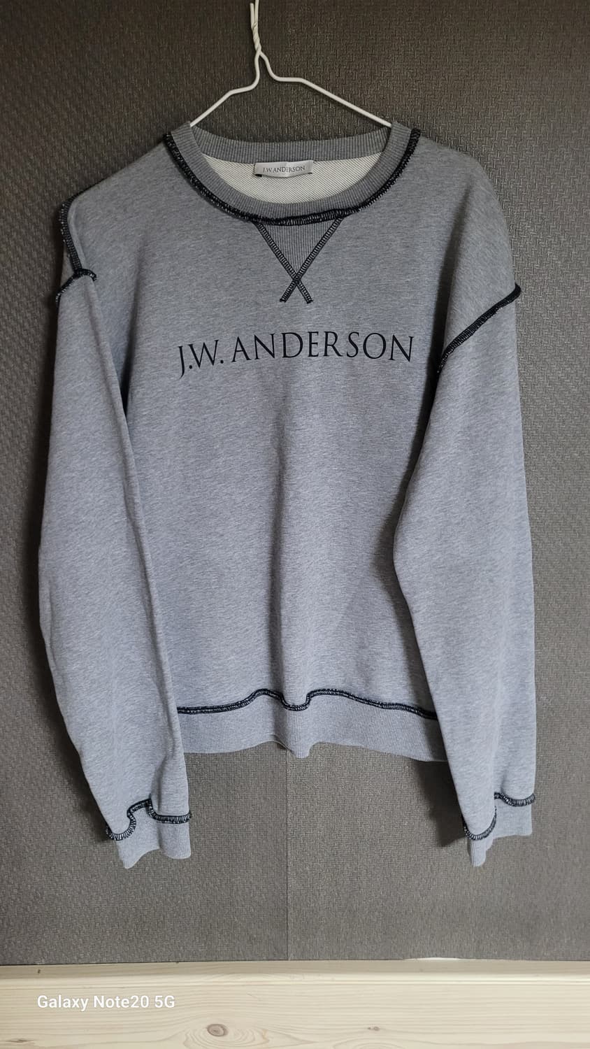 Jw.엔더슨 맨투맨 상품이미지1