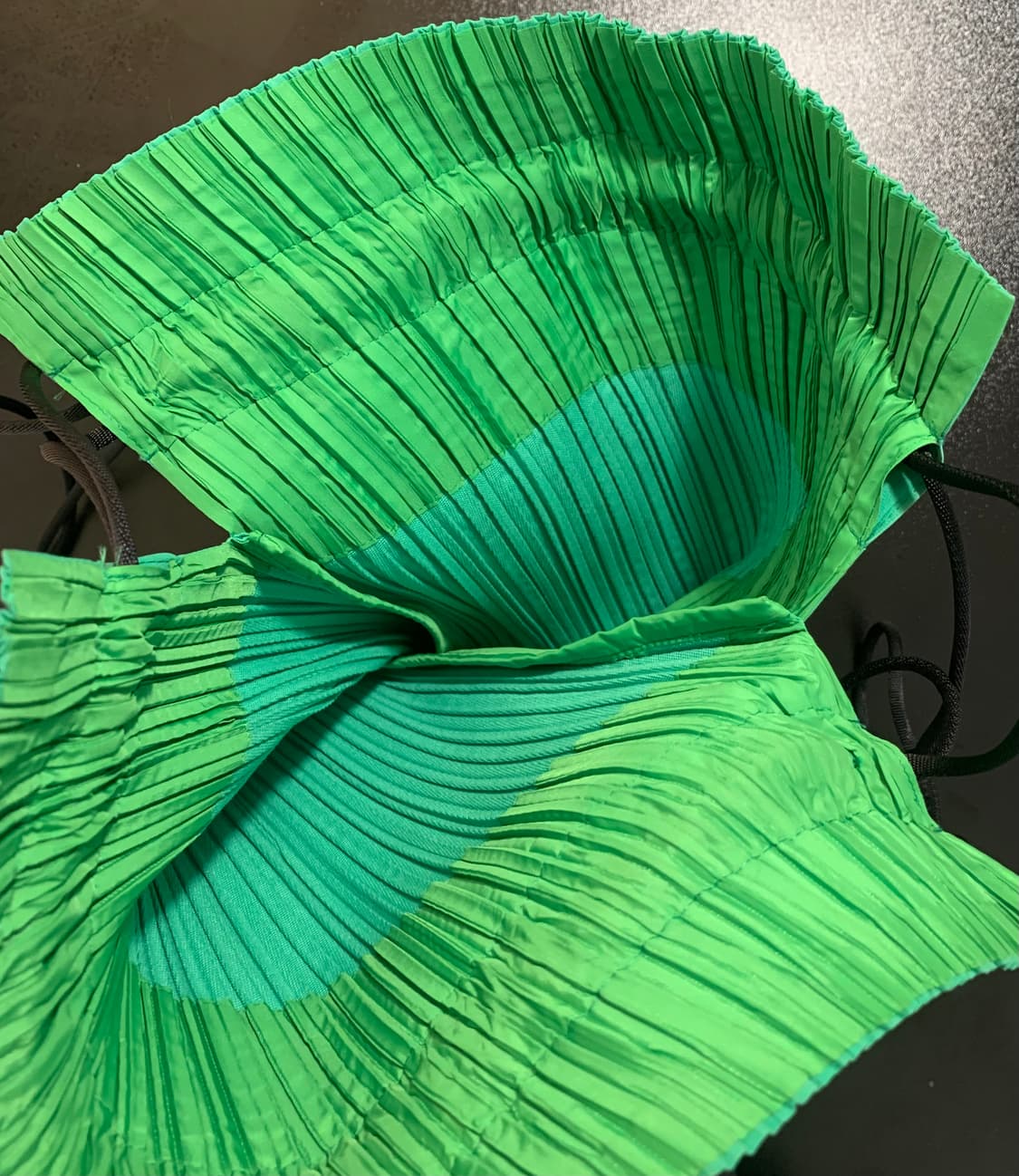 플리츠플리즈 드로스트링백 상품이미지4