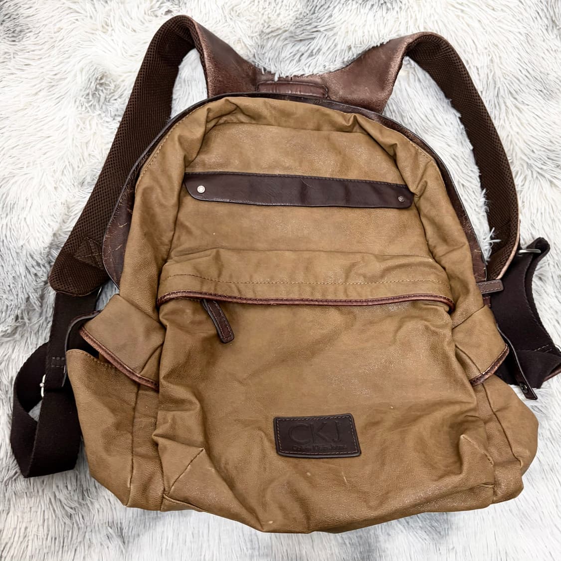 캘빈클라인 카우레더 백팩 상품이미지4
