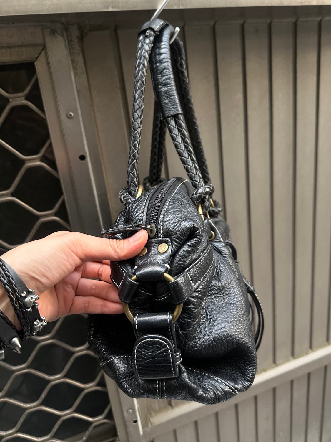 Vintage twisted leather shoulder bag 상품이미지3