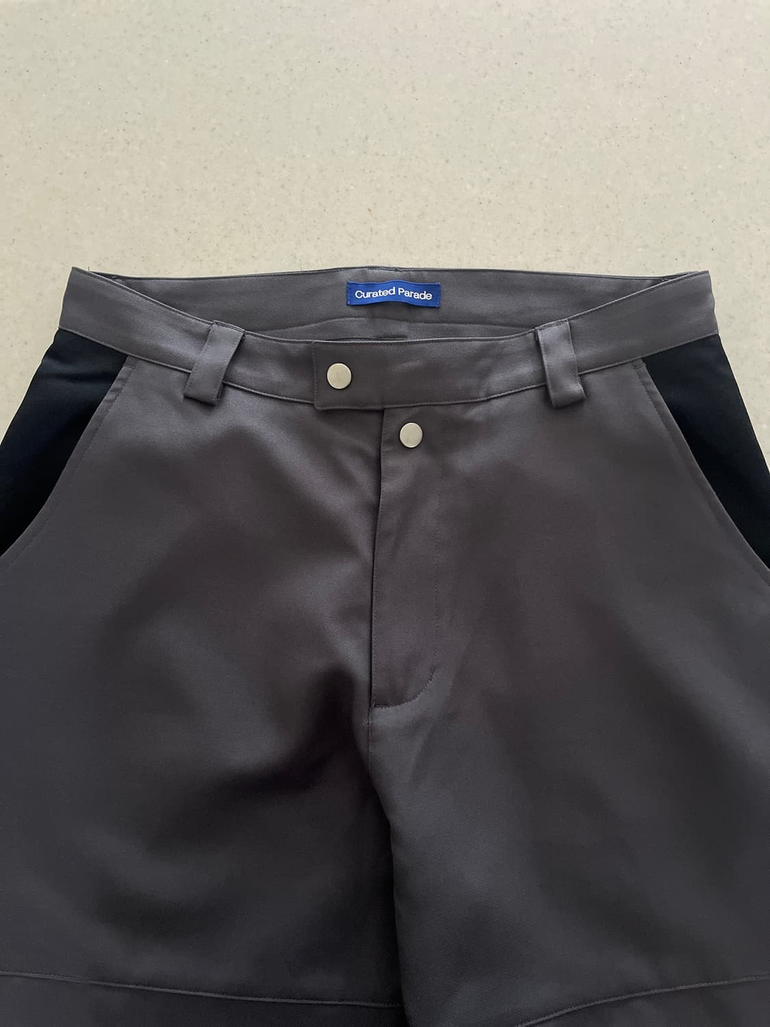 큐레이티드 퍼레이드 IDEAL TROUSER 46 다크그레이 상품이미지3