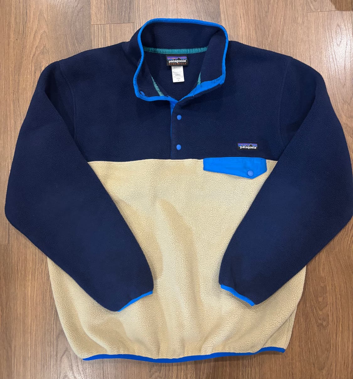파타고니아 헤비웨이트 신칠라 네이비/베이지 m사이즈 팝니다. 상품이미지3