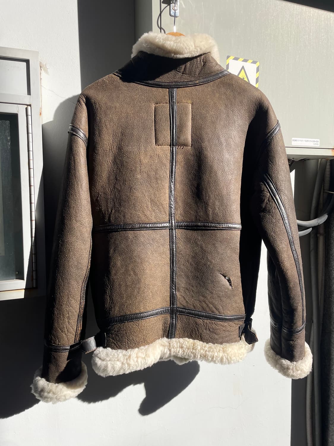 Alpha Industries B-3 Leather Bomber 상품이미지9