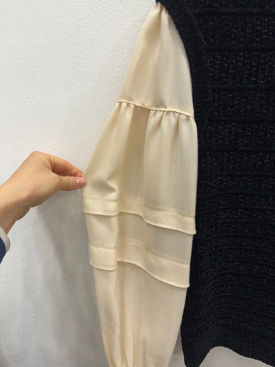 오브제 벨벳 블라우스  상품이미지3