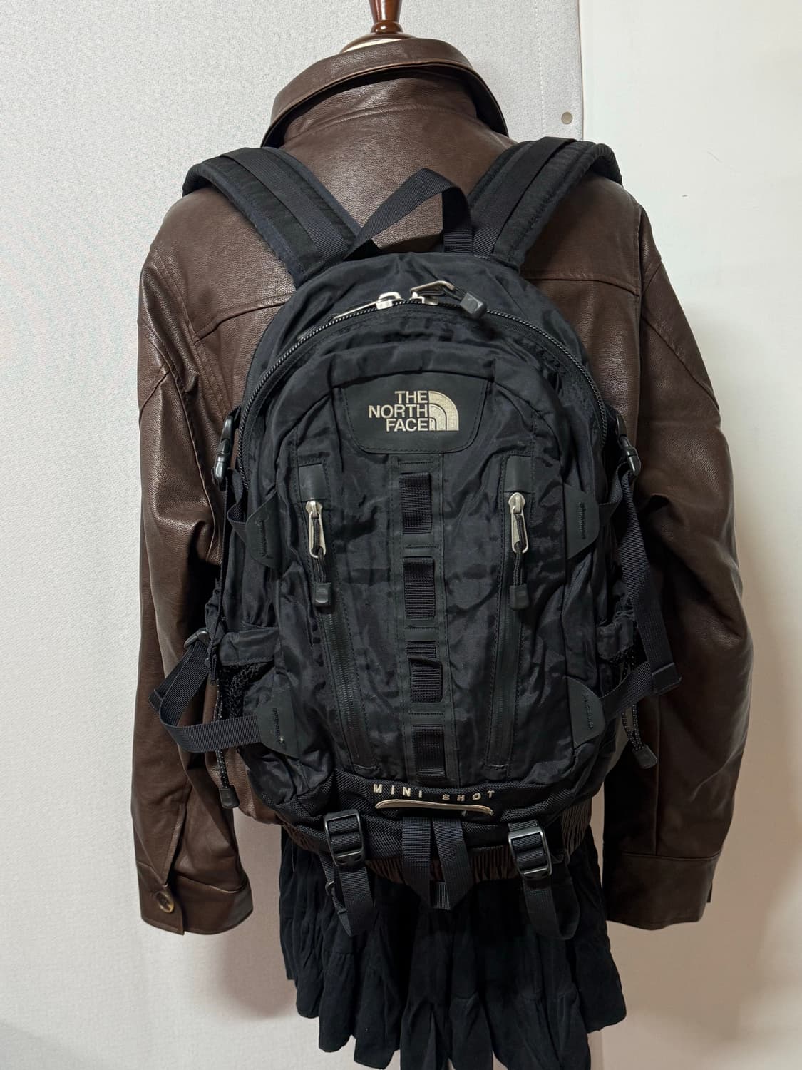 노스페이스 미니샷 블랙 백팩  12L 상품이미지3