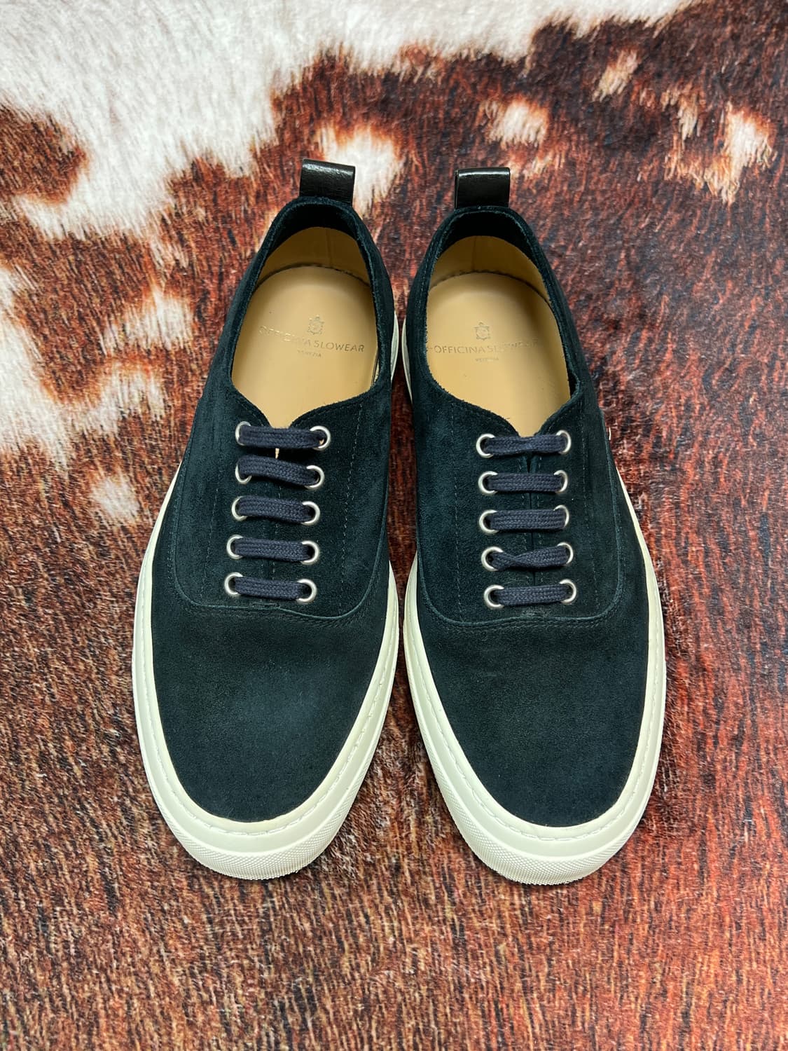 [40] 오피치나 슬로웨어 블랙 스웨이드 스니커즈  상품이미지1