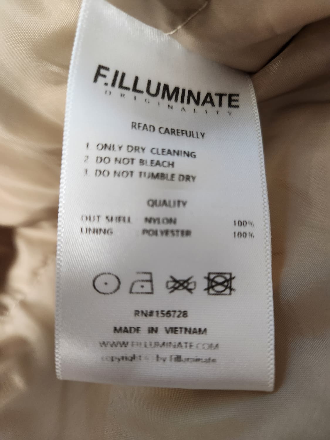 필루미네이트 오버핏 패딩점퍼 xl

새상품처럼 오염 하자없이 깨끗해요 ^ 상품이미지8