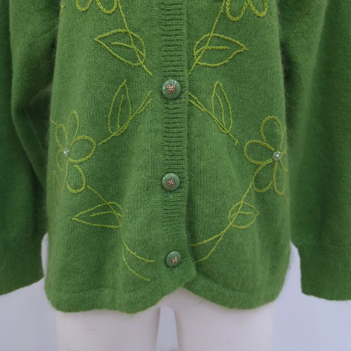 Leece 플라워 자수 울 니트 가디건 상품이미지3