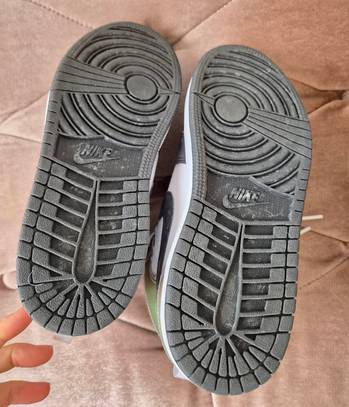 에어조던 1 미드 SE '히트 리액티브
 상품이미지6