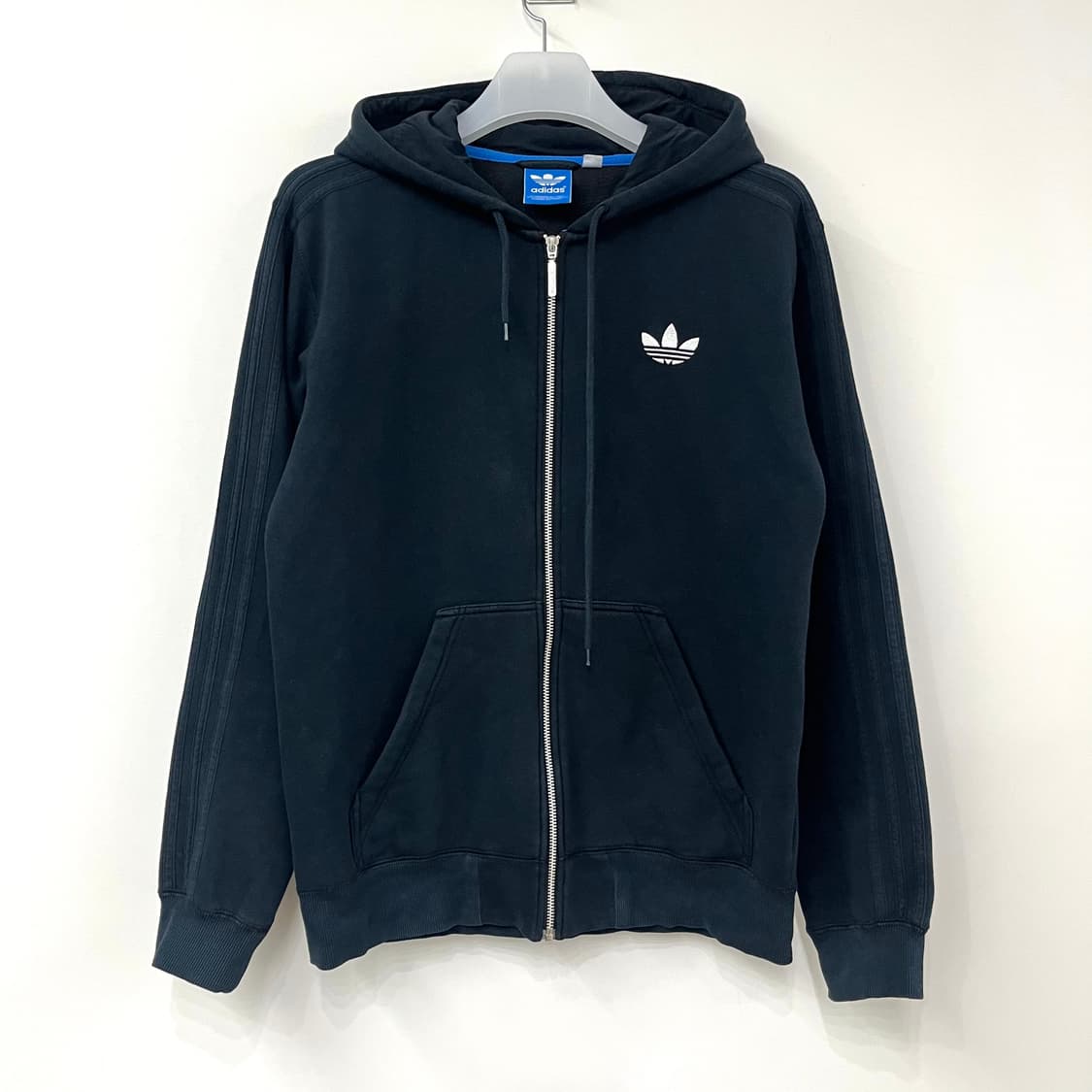 아디다스 파이어버드 자수로고 블랙 후드집업 상품이미지3