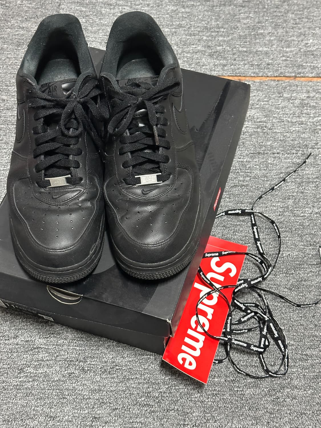 슈프림 포스 295 블랙입니다  상품이미지1